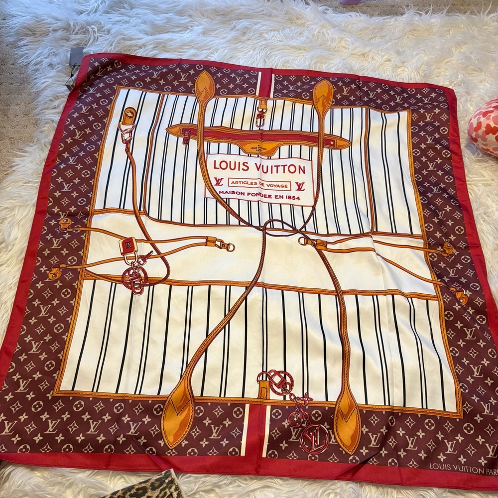 My Neverfull Shawl 90x90 luxury vibes Silky scarf LOUIS VUlTTON‼️LAST ONE - Picture 3 of 12